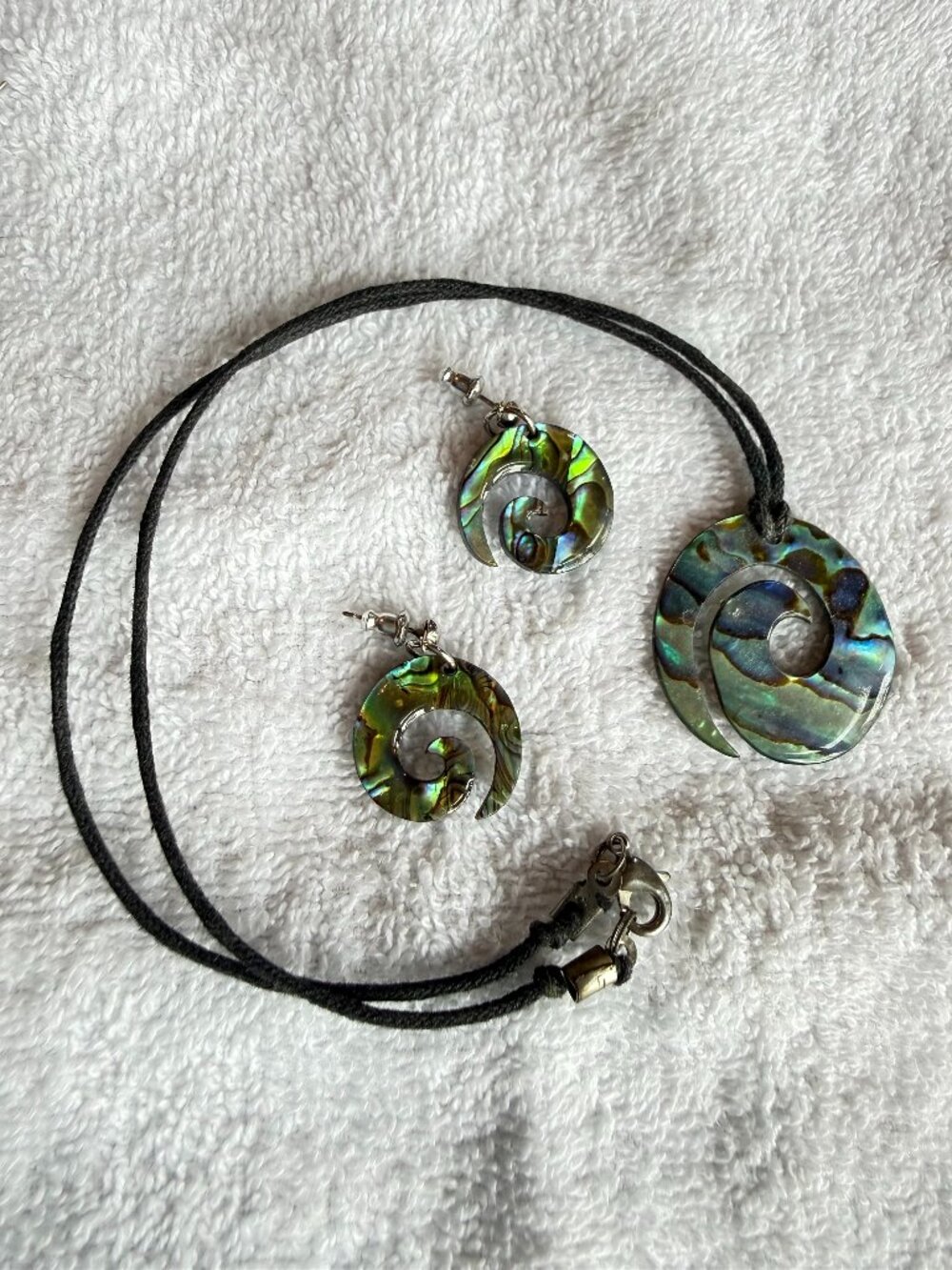 Abalone necklace and earrings - Koru pattern